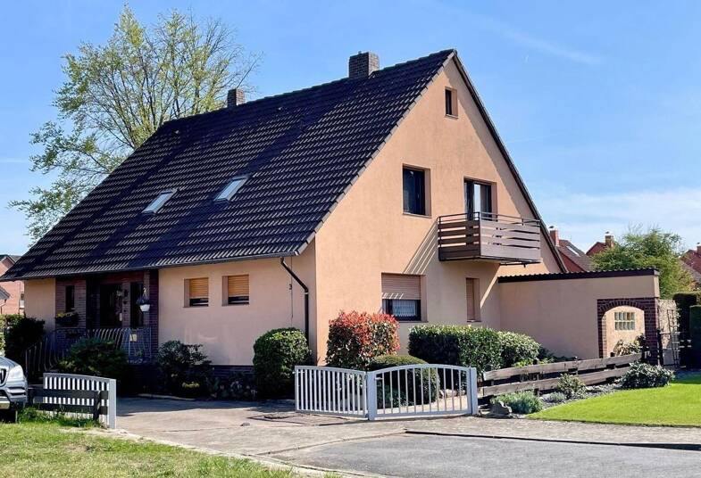Mehrfamilienhaus zum Kauf provisionsfrei 449.000 € 7 Zimmer 210 m² 916 m² Grundstück Uetze Uetze 31311