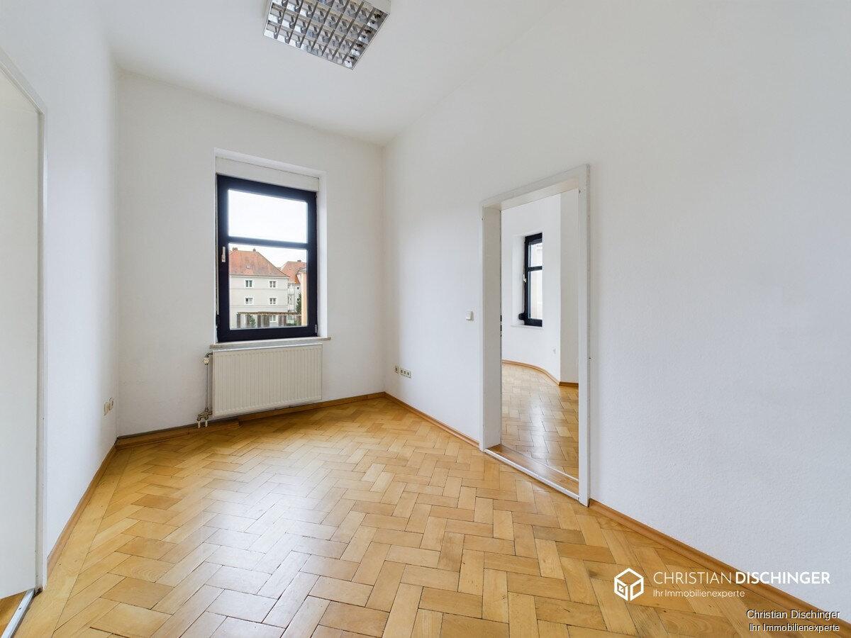 Mehrfamilienhaus zum Kauf 17 Zimmer 462 m²<br/>Wohnfläche 360 m²<br/>Grundstück Ostpark Regensburg 93053