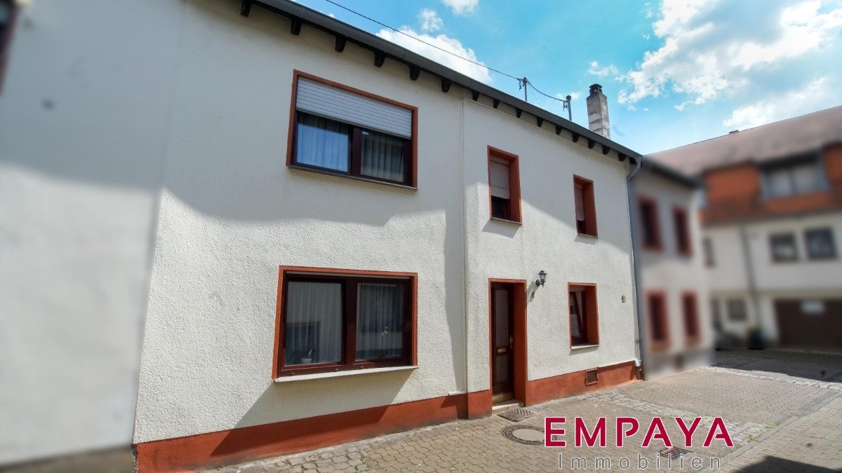 Reihenmittelhaus zum Kauf 125.000 € 5 Zimmer 108 m²<br/>Wohnfläche 80 m²<br/>Grundstück Merzig Merzig 66663