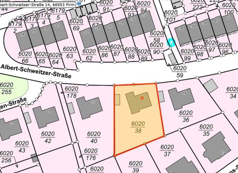 Einfamilienhaus zum Kauf 263.800 € 7 Zimmer 110 m² 885 m² Grundstück Innenstadt Pirmasens 66953