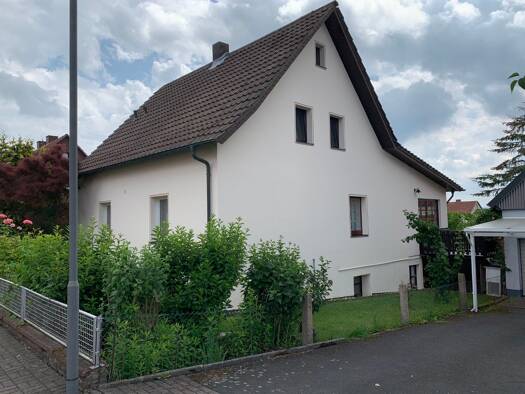 Einfamilienhaus zum Kauf provisionsfrei 296.000 € 6 Zimmer 130 m² 701 m² Grundstück Siedlungstraße 4 Steinbach Burghaun 36151