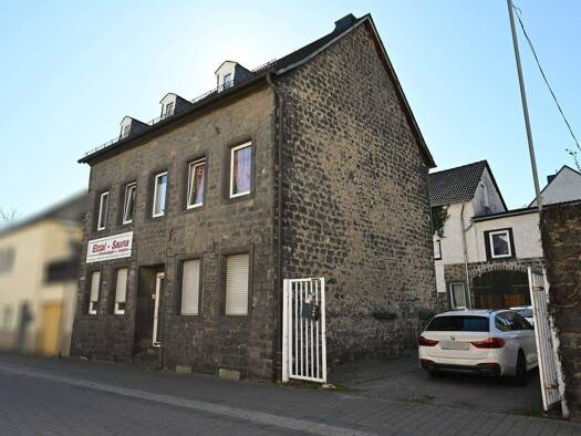 Mehrfamilienhaus zum Kauf 225.000 € 8 Zimmer 155 m² 346 m² Grundstück Mayen 56727