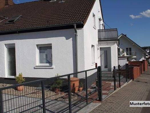 Reihenmittelhaus zum Kauf 343.000 € 4 Zimmer 150 m² 164 m² Grundstück Meimersdorf Kiel 24145