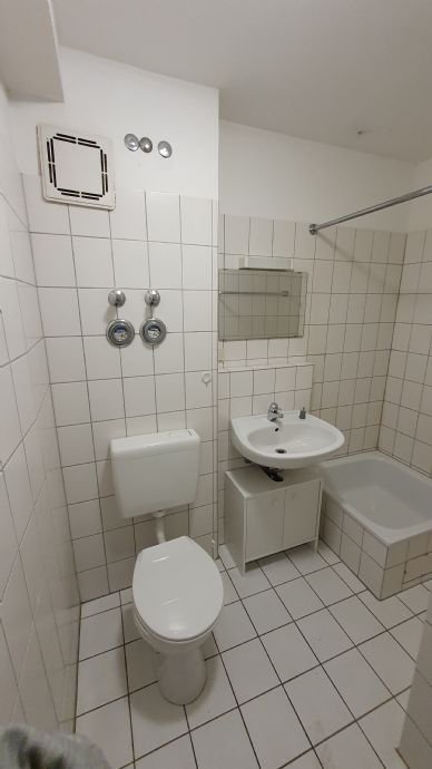 Wohnung zur Miete 350 € 1 Zimmer 32 m²<br/>Wohnfläche 3.<br/>Geschoss 01.01.2025<br/>Verfügbarkeit Iburger Str. 93-95, Whg-Nr. 38, III. Obergeschoss Innenstadt 14 Osnabrück 49074