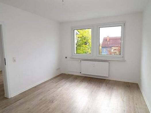 Wohnung zur Miete 306 € 2 Zimmer 47 m² 3. Geschoss frei ab sofort Albert-Schweitzer-Straße 43 Altendorf Chemnitz 09116