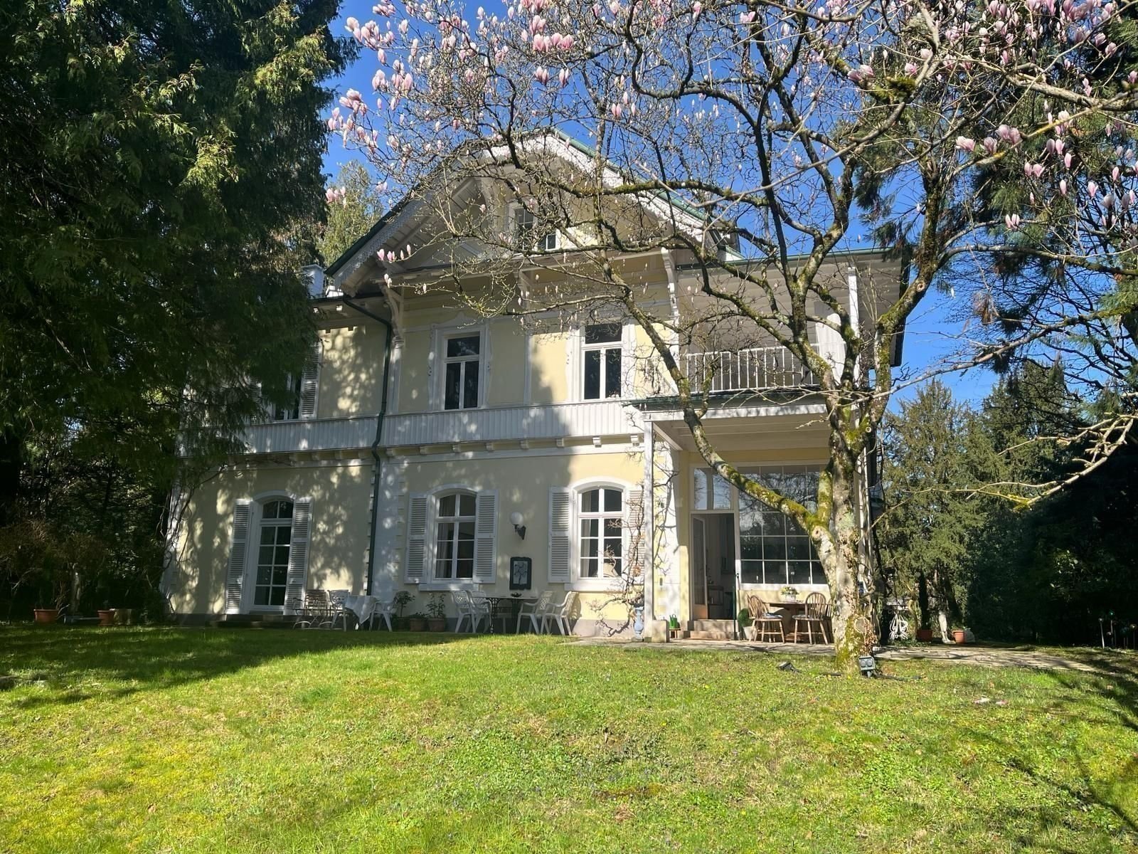 Mehrfamilienhaus zum Kauf als Kapitalanlage geeignet 2.600.000 € 14 Zimmer 550 m²<br/>Wohnfläche 2.100 m²<br/>Grundstück Baden-Baden - Kernstadt Baden-Baden 76530