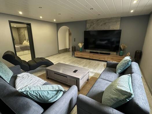 Wohnung zur Miete 1.450 € 2 Zimmer 96 m² Geschoss -1/3 frei ab 01.01.2026 Solingen-Mitte Solingen 42655