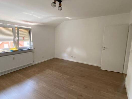 Wohnung zur Miete 1.300 € 3 Zimmer 80 m² 2. Geschoss frei ab 15.08.2026 Kreuzbergstr. 2 b Bergen-Enkheim Frankfurt am Main / Bergen-Enkheim 60388