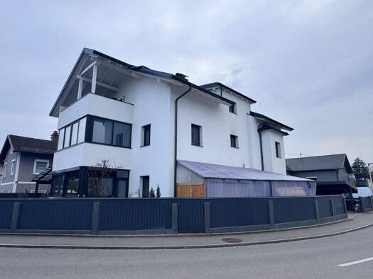 Haus zum Kauf 12 Zimmer 285 m² 485 m² Grundstück Braunau am Inn 5280