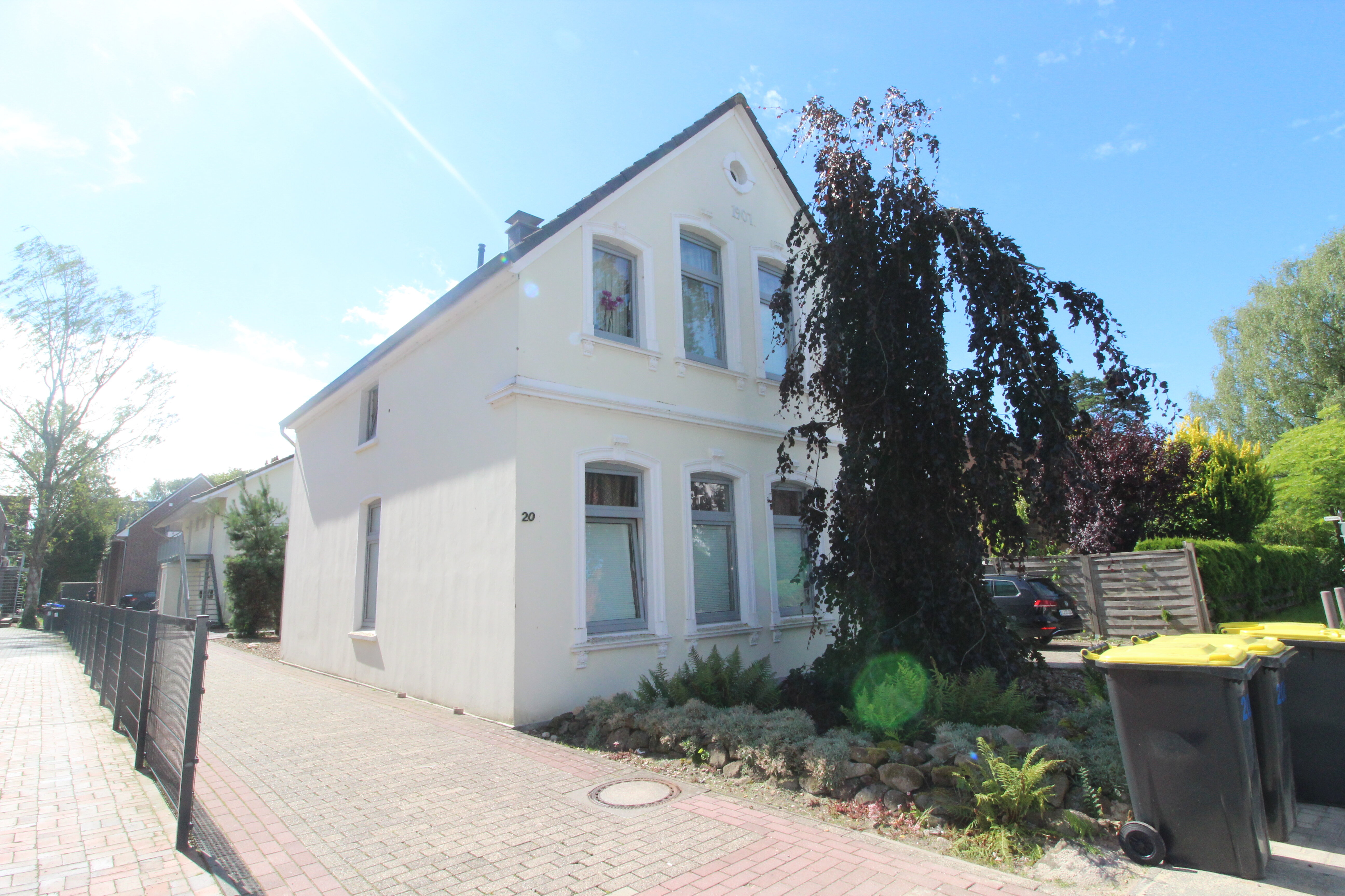 Stadthaus zum Kauf als Kapitalanlage geeignet 16 Zimmer 406 m²<br/>Wohnfläche 863 m²<br/>Grundstück Wechloy Oldenburg 26129