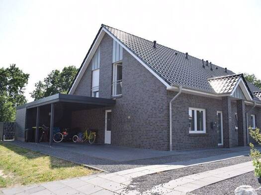 Doppelhaushälfte zur Miete 900 € 4 Zimmer 120 m² frei ab 01.02.2026 Neuland Barßel / OT Neuland 26676