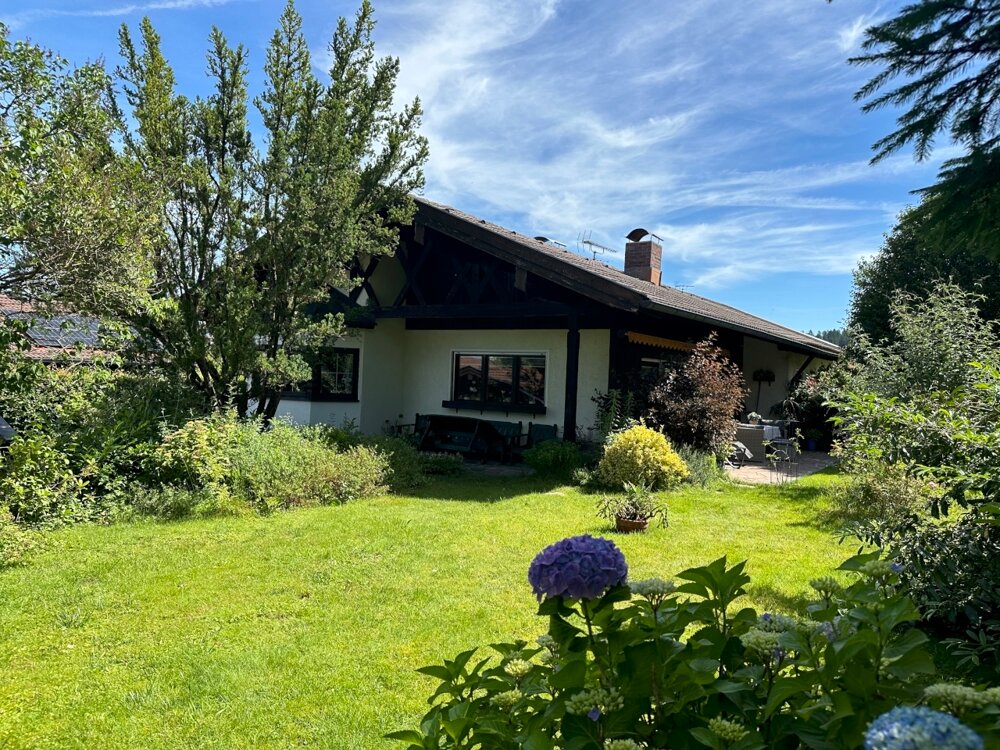 Einfamilienhaus zum Kauf 850.000 € 4 Zimmer 153 m²<br/>Wohnfläche 909 m²<br/>Grundstück Bad Endorf 83093