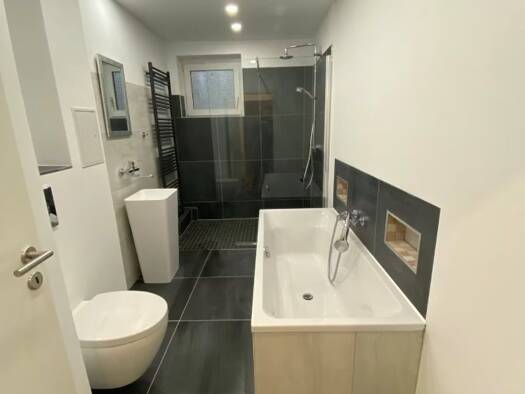 Wohnung zur Miete 990 € 2 Zimmer 75 m² frei ab sofort Westend-Süd Frankfurt am Main 60322