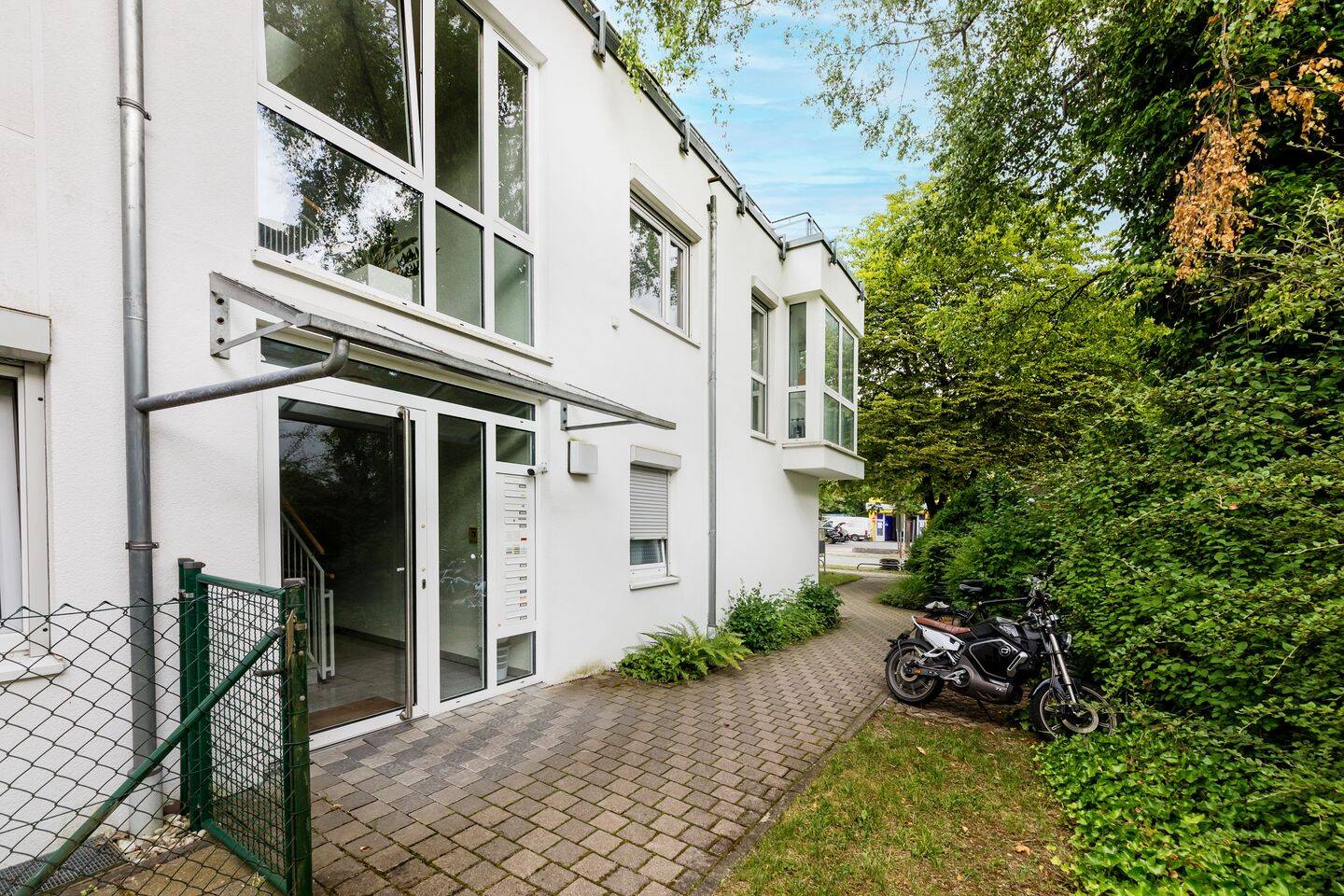 Property thumbnail 2