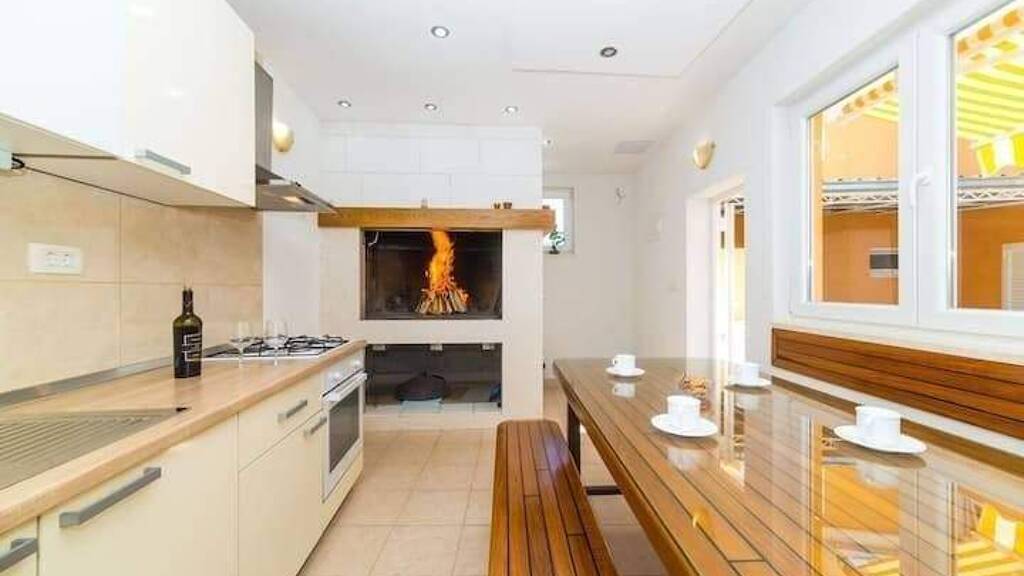 Haus zum Kauf 618.000 € 5 Zimmer 250 m² Kastela