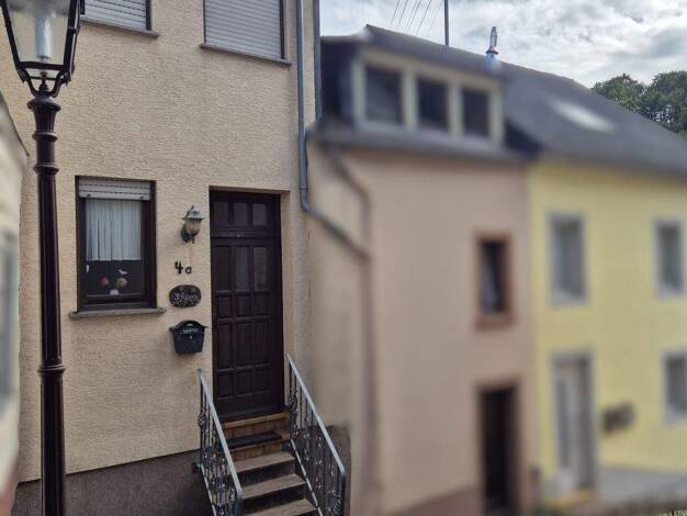 Haus zum Kauf 42.000 € 2 Zimmer 30 m² 26 m² Grundstück frei ab sofort Neuerburg 54673
