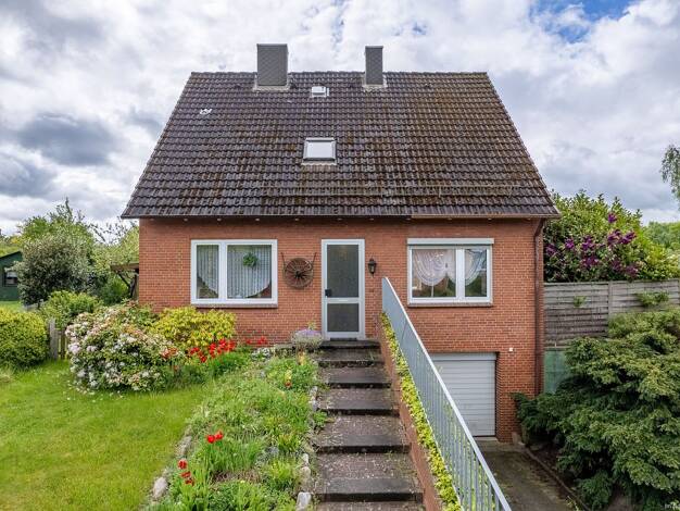 Einfamilienhaus zum Kauf 357.000 € 5 Zimmer 143,9 m² 773 m² Grundstück Ulmenstraße 5 Eutin 23701