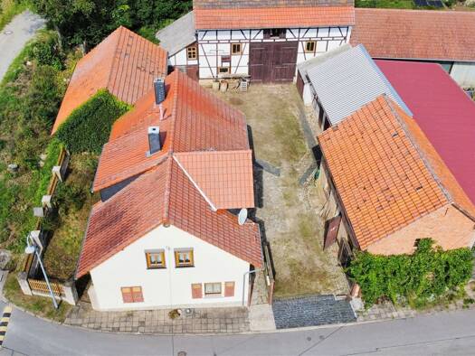 Bauernhaus zum Kauf 230.000 € 5 Zimmer 143 m² 2.850 m² Grundstück frei ab sofort Görbitzhausen Arnstadt 99310