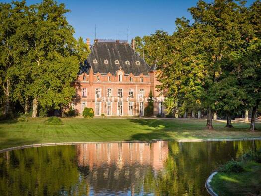 Schloss zum Kauf 2.800.000 € 20 Zimmer 2.400 m² 85.000 m² Grundstück Capitole Toulouse 31000