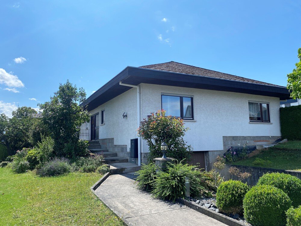 Einfamilienhaus zum Kauf 529.000 € 4 Zimmer 151 m²<br/>Wohnfläche 847 m²<br/>Grundstück Dietkirchen Limburg an der Lahn / Dietkirchen 65553