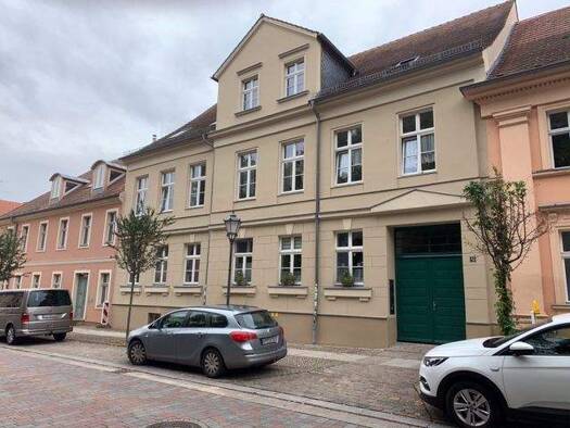 Mehrfamilienhaus zum Kauf als Kapitalanlage geeignet 800.000 € 440 m² 407 m² Grundstück Friedrich-Engels-Straße 43 Neuruppin 16816