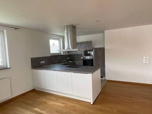 Wohnung zur Miete 1.050 € 3 Zimmer 105 m² frei ab sofort Ostend Fulda 36043