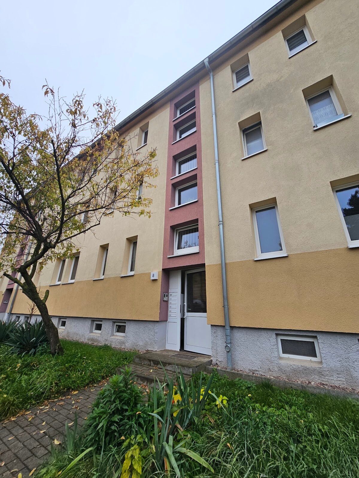 Wohnung zur Miete 369 € 2 Zimmer 46 m²<br/>Wohnfläche 2.<br/>Geschoss Am Bahnhof 8 Vieselbach Erfurt 99098