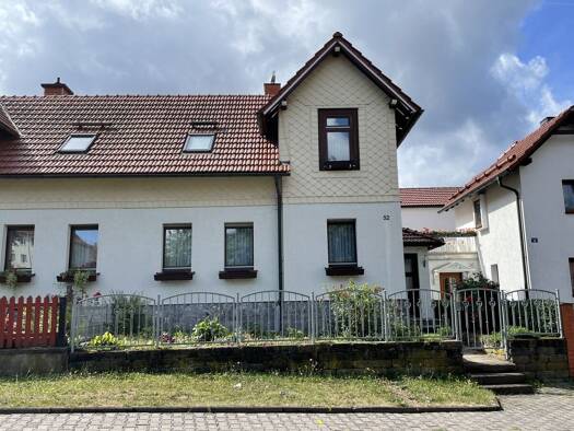 Doppelhaushälfte zum Kauf 190.000 € 6 Zimmer 135 m² 286 m² Grundstück Suhl Suhl 98527