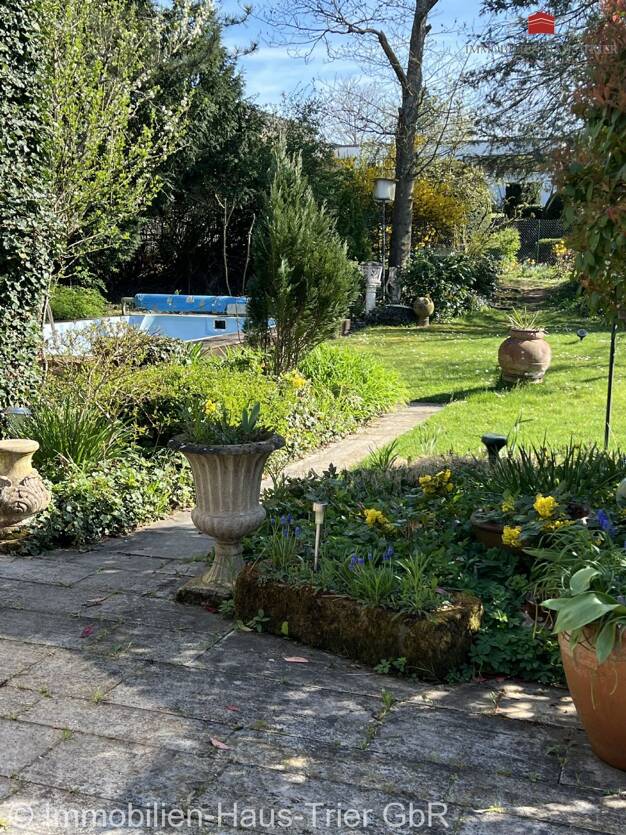 Einfamilienhaus zum Kauf 649.000 € 9 Zimmer 244 m² 1.350 m² Grundstück Heiligkreuz Trier 54295
