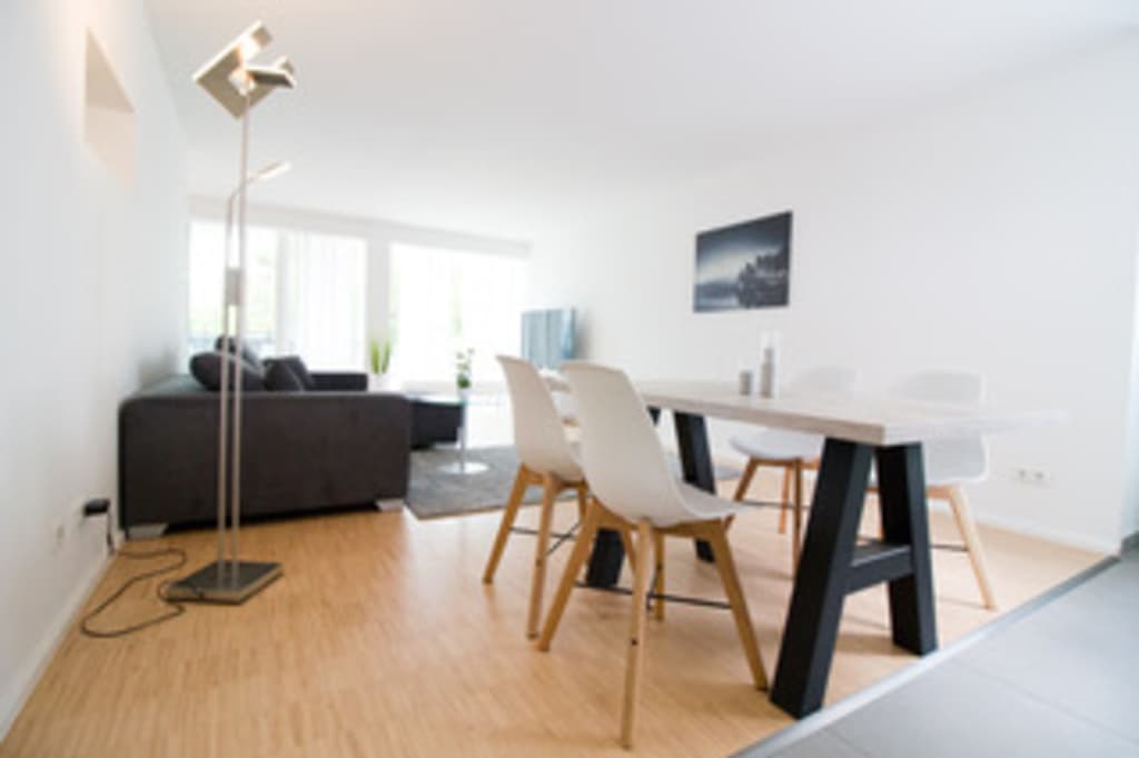 Wohnung zur Miete Wohnen auf Zeit 2.700 € 4 Zimmer 90 m²<br/>Wohnfläche 06.01.2025<br/>Verfügbarkeit Brückenstraße Unterbilk Düsseldorf 40219