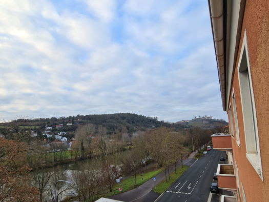 Terrassenwohnung zur Miete 1.290 € 2,5 Zimmer 96,8 m² Geschoss 3/5 frei ab 01.04.2026 Sanderau Würzburg 97072