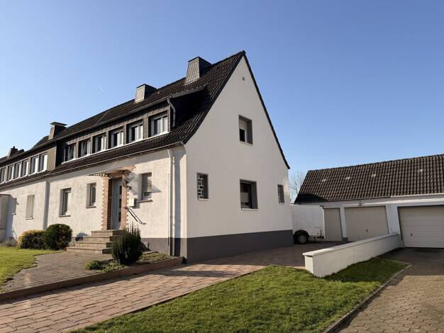Doppelhaushälfte zum Kauf 259.000 € 6 Zimmer 139,2 m² 750 m² Grundstück Massen Unna 59427