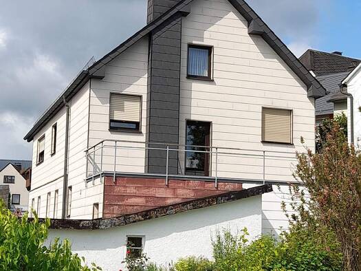 Haus zum Kauf 140.000 € 5 Zimmer 135 m² 203 m² Grundstück Marlesreuth Naila 95119