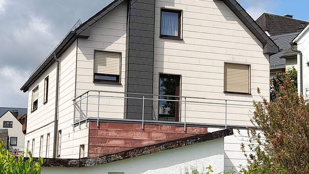 Haus zum Kauf 140.000 € 5 Zimmer 135 m² 203 m² Grundstück Marlesreuth Naila 95119