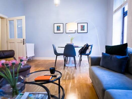 Wohnung zur Miete 550 € 2 Zimmer 50 m² frei ab sofort Bahnhofstraße 5 Wiesbaden Mitte 65185
