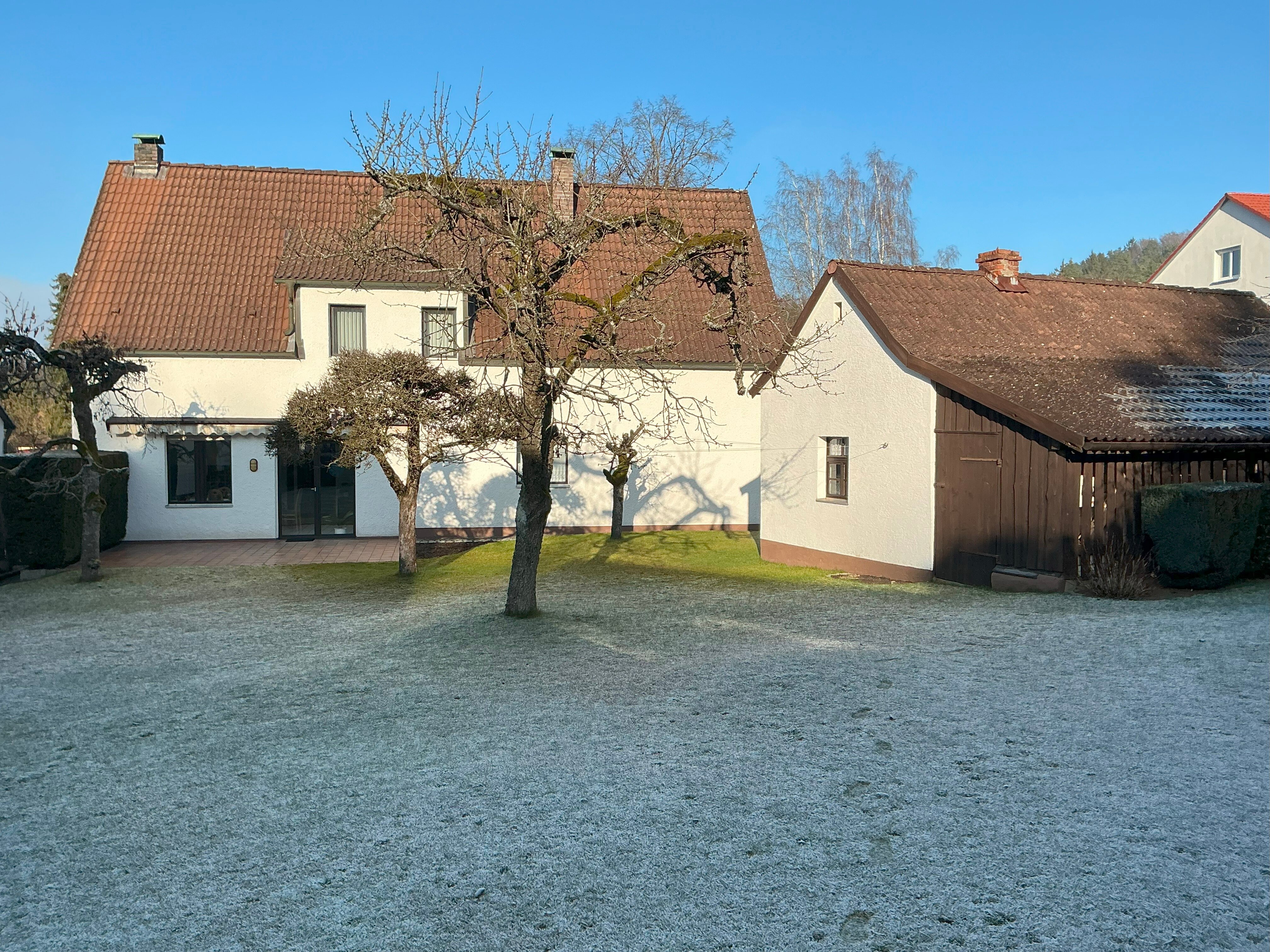 Einfamilienhaus zum Kauf 543.000 € 7 Zimmer 192 m²<br/>Wohnfläche 884 m²<br/>Grundstück Höhenberg im Tal Neumarkt in der Oberpfalz 92318