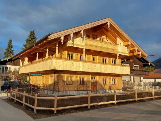 Wohnung zur Miete 1.570 € 4 Zimmer 100 m² Geschoss -2/3 frei ab 15.01.2026 Marquartstein 83250