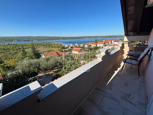 Einfamilienhaus zum Kauf 449.000 € 12 Zimmer 245 m² Kruševo, Obrovac Obrovac 23450