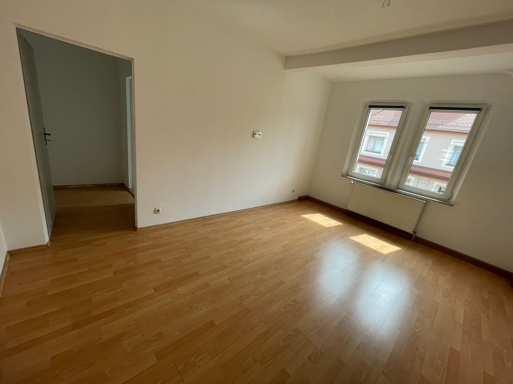 Wohnung zur Miete 750 € 3 Zimmer 70 m²<br/>Wohnfläche 3.<br/>Geschoss 01.01.2025<br/>Verfügbarkeit Kornstr. 7, 3OGL Südstadt 50 Fürth 90763