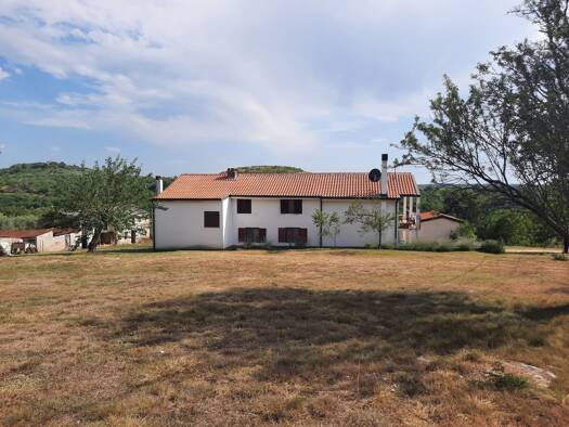 Haus zum Kauf 520.000 € 5 Zimmer 240 m² 8.000 m² Grundstück Gamboci