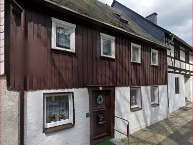 Reihenmittelhaus zum Kauf 43.000 € 5 Zimmer 100 m² 170 m² Grundstück Am Kirchplatz 2 Sayda Sayda 09619