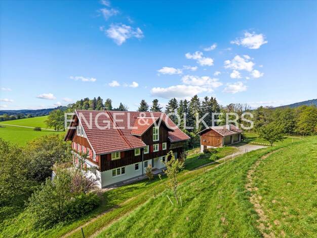 Haus zum Kauf 1.700.000 € 9 Zimmer 270 m² 32.069 m² Grundstück frei ab 01.11.2026 Maierhöfen 88167