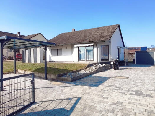 Haus zum Kauf als Kapitalanlage geeignet 380.000 € 4 Zimmer 117 m² 831 m² Grundstück Sonnenstraße 2 Hahnbach 92256