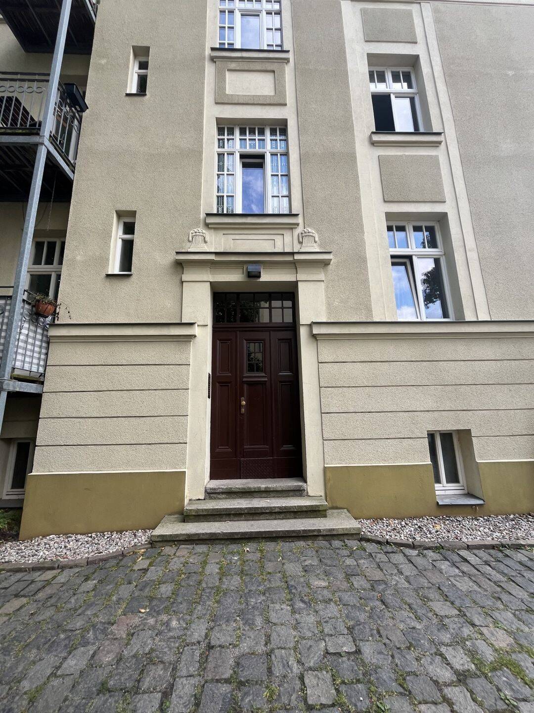 Property thumbnail 3