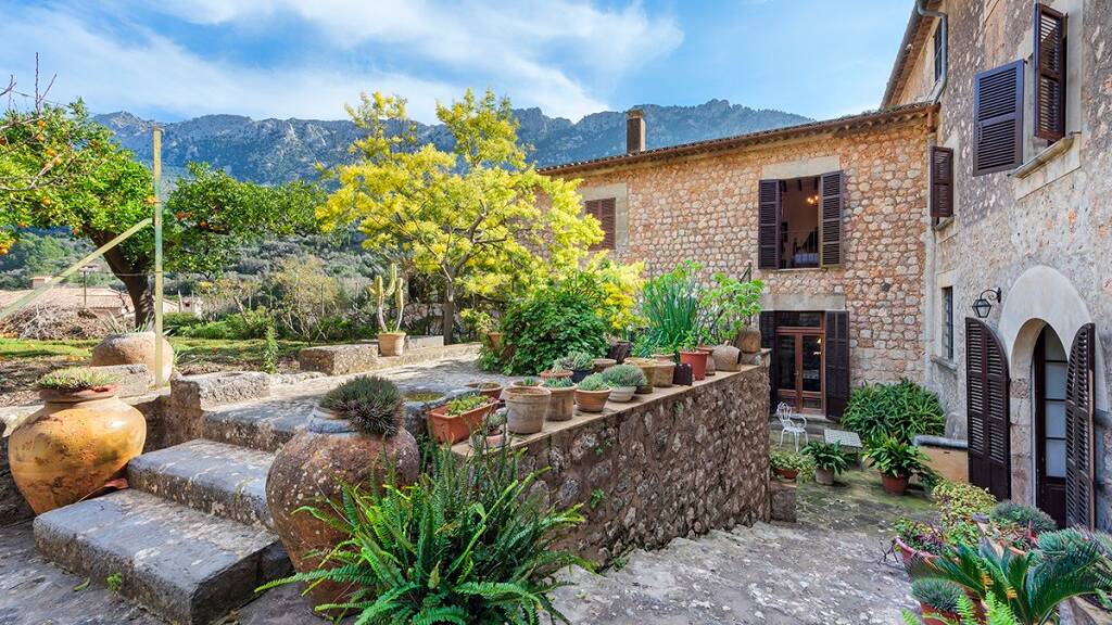 Reihenmittelhaus zum Kauf 2.700.000 € 8 Zimmer 938 m² Grundstück Fornalutx 07109