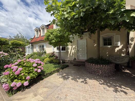 Haus zum Kauf 1.200.000 € 6 Zimmer 205,5 m² 468 m² Grundstück Baden 2500