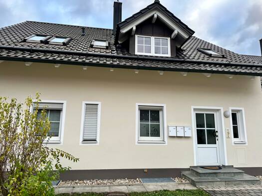 Wohnung zur Miete 650 € 2 Zimmer 63,2 m² Geschoss 1/2 frei ab 01.01.2027 Straubing Straubing 94315