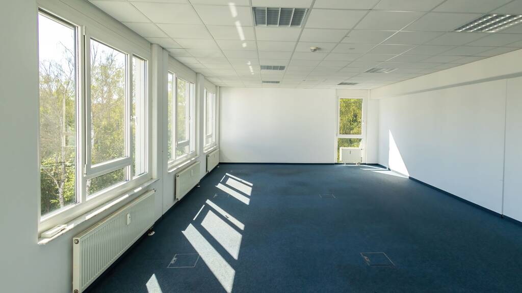 Büro zur Miete provisionsfrei 11 € 125,7 m² Bürofläche Schreiberhauer Straße 3 Moorenbrunn Nürnberg 90475