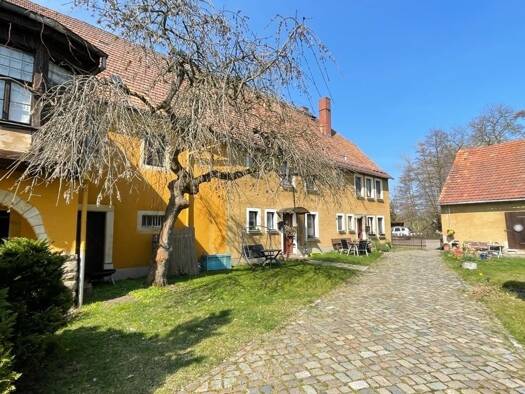 Wohnanlage zum Kauf als Kapitalanlage geeignet 949.000 € 900 m² 33.000 m² Grundstück Kurort Hartha 01737