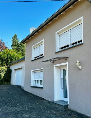 Doppelhaushälfte zum Kauf 225.000 € 5 Zimmer 120 m² 550 m² Grundstück frei ab sofort Schulstraße 14 Arzfeld 54687